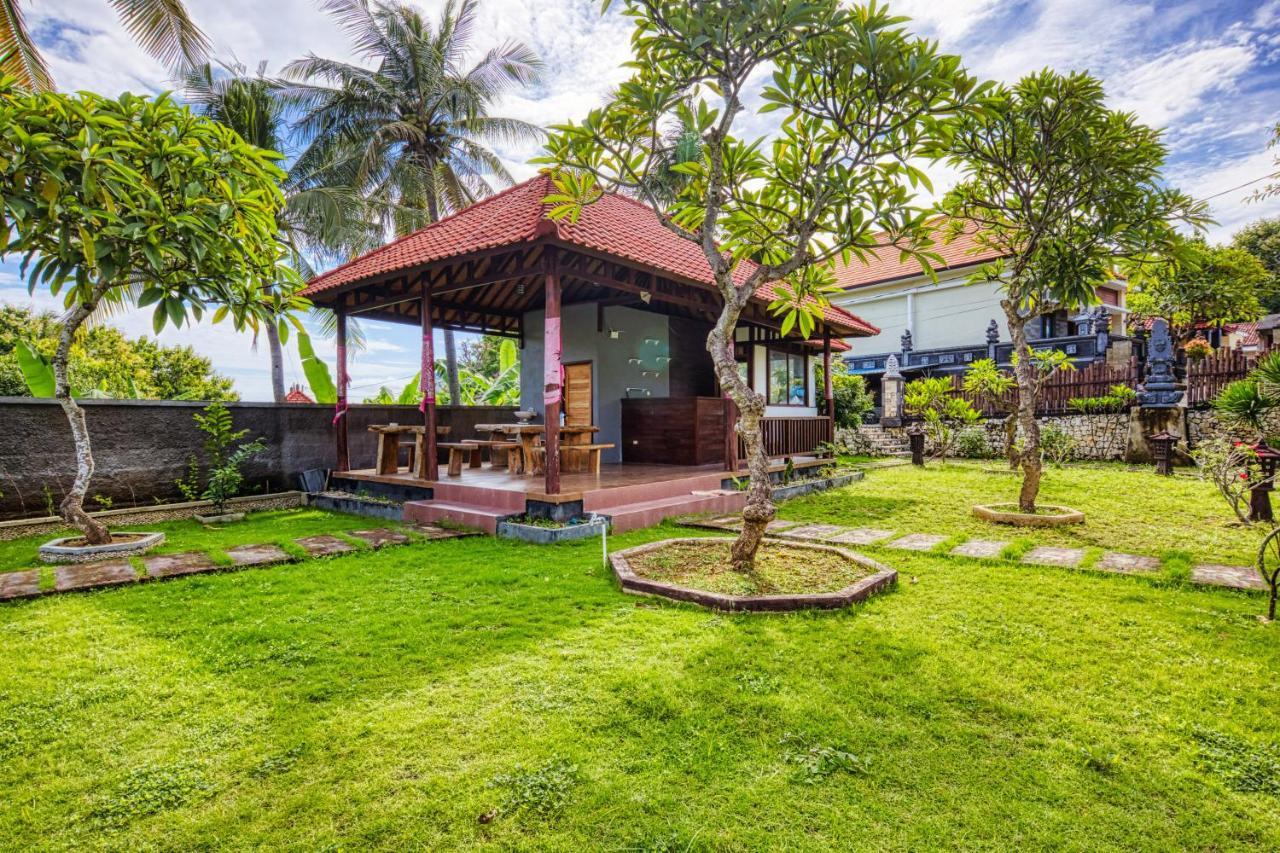 Megaland Bungalow Batununggul Exterior photo