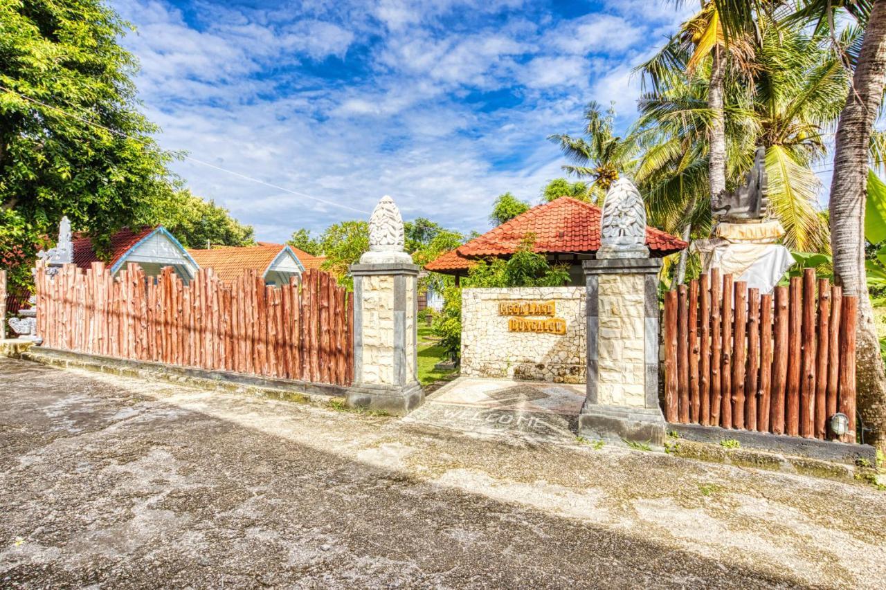 Megaland Bungalow Batununggul Exterior photo